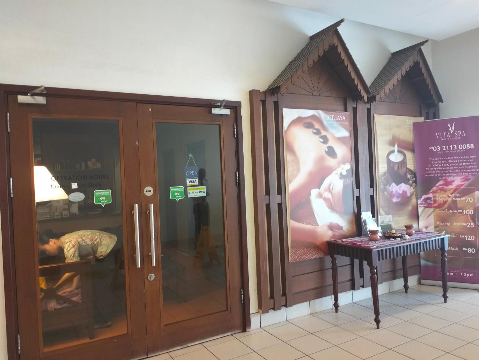 Berjaya Times Square Service Suite By Luna Kuala Lumpur Exterior photo